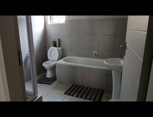 4 BEDROOM HOUSE FOR SALE IN PROTEA GLEN